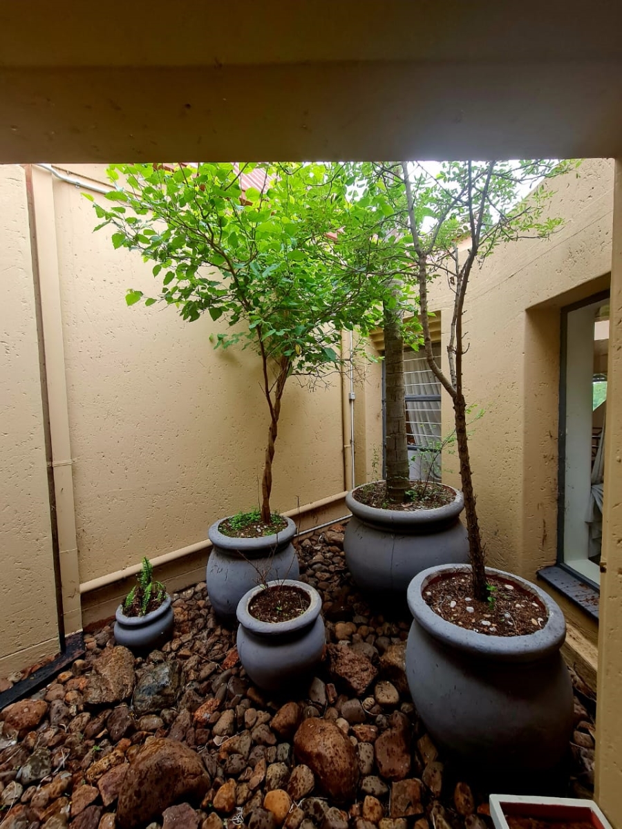 Commercial Property for Sale in Lindequesdrif North West